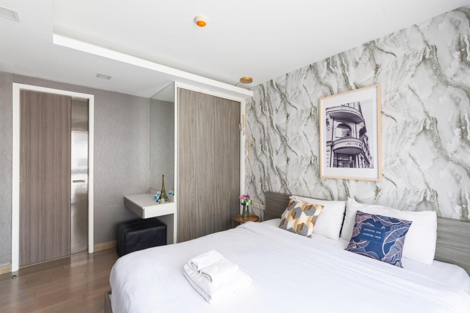 Apartamento Dazzle Sukhumvit 7 By Lefoyer Bangkok Exterior foto