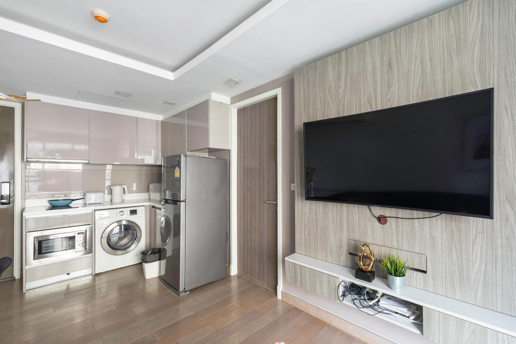 Apartamento Dazzle Sukhumvit 7 By Lefoyer Bangkok Exterior foto